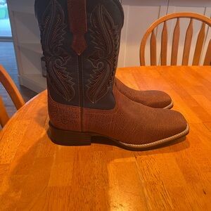 Mens Ariat square toe cowboy boots